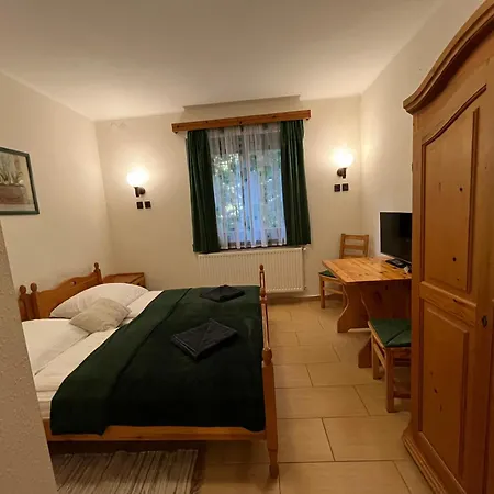 Orsegi Vadasa Panzio Hegyhátszentjakab