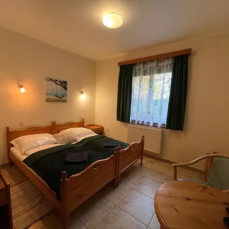 Orsegi Vadasa Panzio Hegyhátszentjakab